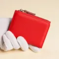 Monedero corto rojo de cuero genuino con cremallera para mujeres, tarjetero compacto. - Rojo