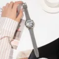 Bracelet de montre en silicone gris avec cadran dessin animé, confortable et stylé. - 22 mm universel / Gris Lumière Étoilée