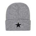 Berretto in maglia grigio con logo stella ricamato, cappello invernale caldo per sport all'aperto. - Elastico 55-60cm / Grigio