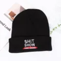 Berretto in maglia caldo invernale per uomo e donna, cappello nero con eleganti lettere ricamate. - Elastico 55-60cm / Nero