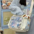 Bolso bandolera ita bag de lona blanca uniforme JK japonés con ventana transparente. - Blanco con colgante