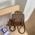 Mini sac a dos en cuir carre marron, cartable style doux pour femmes mode chic. - Marron avec Pendentif