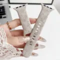 Silikonarmband mit Blumen und Flamingos Muster, graviert, kompatibel mit Apple Watch. - Stern