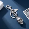 Punk style 3D metal skull keychain vintage bag charm car key ring pendant for men and women - Liquid Silver