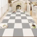 Alfombra de suelo para mascotas de PVC impermeable con diseño de cuadros grises y blancos. - Bloques Divertidos