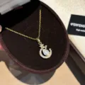 Exquisite Gold Zirkon Schlüsselbein Kette, Sternen Mond Anhänger Halskette, eleganter Schmuck. - Gold