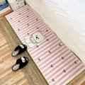Tappeto da comodino in peluche rosa a righe con disegno, lungo tappeto carino per camera. - 40*60cm / Cane a Righe Rosa