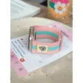 Vervangende nylon horlogeband voor Apple Watch met roze en turquoise strepen en cartoon label. - 38mm/40mm/41mm Universeel / Roze en Groen