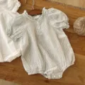 Baby Sommer gestreifter Strampler mit Puffärmeln und Rüschenkragen, süßer Einteiler. - Marineblau Gestreift