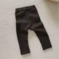 Leggings in cotone per bambine, pantaloni lunghi tinta unita marrone scuro con risvolto. - Nero