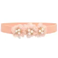 Detail van roze elastische taille riem met drie organza bloemen met parel en strass. - 3 Bloemen / Nr. 10 Kleur