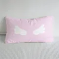 Roze polka dot engelvleugel lang kussen, zacht decoratief sierkussen voor bed en bank. - Roze Basis Witte Polka Dot Vleugel Stijl (SBZA291610)