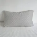 Cojín largo gris con estrellas rosas, suave almohada de cama o sofá con dulce estilo coreano. - Gris con Estrellas Rosas (SBZA203505)