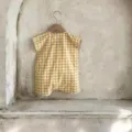 Mameluco de bebé a cuadros amarillo y blanco sin mangas para verano recién nacido - 66 / Cuadros Amarillos
