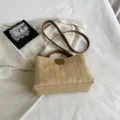 Schicke Umhängetasche mit Steppung, Damen Handtasche für Alltag in Khaki, modischer Shopperbag. - Khaki