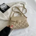 Beige gesteppte Umhängetasche mit geflochtenem Griff, elegante PU Leder Handtasche Variante. - Khaki