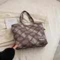 Koreanischer Stil große Kapazität Retro gesteppte Tasche lässige Schultertasche für Damen - Kaffee