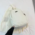 Minimalistischer weißer einfarbiger Rucksack für den täglichen Weg und Reisen. - Weiß