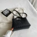 Schwarze PU Leder Umhängetasche Schultertasche Handtasche mit Geometrischer Textur - Reines Schwarz