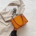 Glänzende orange Krokodilmuster Kette Umhängetasche für Damen stilvolle modische Handtasche - Orange