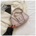 Französische rosa Krokodilmuster Umhängetasche mit Herz Schnalle und Kette für Damen Stil - Rosa