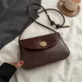 Retro einfarbige kleine Umhängetasche, elegante dunkelbraune Damentasche für den Alltag. - Braun