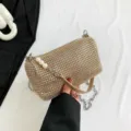 Champagner goldene Strass Zylinder Schultertasche mit Perlen und Metallkettenriemen fuer Damen. - Gold