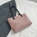 Stylish pink plush shoulder bag for women, soft faux fur tote handbag for autumn and winter fashion. - Without Pendant / Light Red