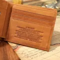 Portafoglio uomo in pelle crazy horse con incisione personalizzata e scomparti per carte. - MAMA Versione Spagnola / Marrone