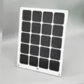 Acryl Pin Display Rahmen mit schwarzem Filz Gitter und Magneten für Sammlerstücke. - Klein 21x26.5cm / Weiß