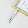 Weißer Autokratzer-Reparaturstift, ideal zum Ausbessern von Lackschäden und Kratzern. - Original Weiß