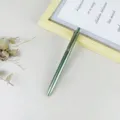 Eleganter Metall Kugelschreiber in Gruen mit Rosagold Akzenten fuer Office und Werbung. - Grün