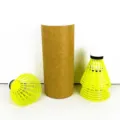 Gelbe Nylon Federbälle mit Aufbewahrungsrohr, langlebige Kunststoff Federbälle für Training. - 3 Stück / Gelb