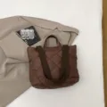 Stilvolle braune gesteppte Puffer Tote Tasche, grosse Kapazitaet freizeits Schultertasche. - Kaffee