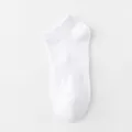 Herren einfarbige weiße kurze Sportsocken, atmungsaktive Baumwollsocken für Sport. - Knöchelhoch / Polyester (Atmungsaktiv Anti-Pilling) / Weiß