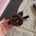 Fermaglio per capelli con rosa in tessuto retrò e strass, elegante molletta per acconciature. - Marrone