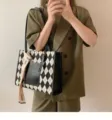 Sac cabas de travail élégant à motif carreaux noir et blanc avec ruban pour femme chic. - Noir