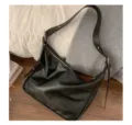 Grand sac porté épaule hobo noir vintage, cabas style décontracté slouchy pour femmes. - Noir