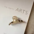 Elegante molletta per capelli con strass e perla, fermaglio acrilico chic per donna. - giallo limone