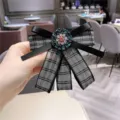 Broche nœud écossais de style coréen avec strass colorés, élégante épingle de fleur en cristal. - Noir et Gris