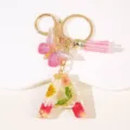 Hars Gedroogde Bloem Letter A Sleutelhanger met Roze Kwast Tas Hanger Charm Dames - Letter A