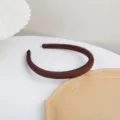 Diadema fina de satén elegante para mujeres, accesorio de pelo suave para uso diario. - Café