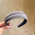 Vintage grey leopard print wide headband for women, fashion hair accessory for autumn winter. - Gray Leopard
