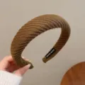 Serre-tête large tressé en tricot marron pour femmes, accessoire élégant rétro détail. - Café