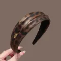 Chic brown leopard print wide headband for women, high-end temperament hair accessory. - Leopard Print