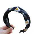 Black floral headband for women, chic daisy print knotted wide hair hoop for daily wear. - Black Daisy Style