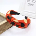 Diadema anudada de tela ancha estilo coreano vista detallada accesorios para el cabello. - Rojo