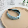 Diadema con nudo floral azul claro para mujer, accesorio capilar dulce para uso diario. - Azul cielo