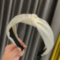 Koreanischer einfarbiger Knoten Haarreif Satin breiter Rand Haarband Damen elegant - Gebrochenes Weiß