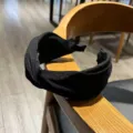 Schwarzes geknotetes Haarband koreanischer Stil breiter Haarreif einfarbig Haarschmuck SKU - Schwarz